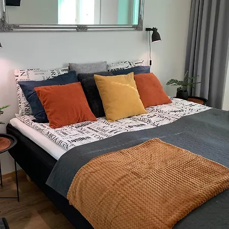 Studio Apartment With Balcony, Parkinghall *