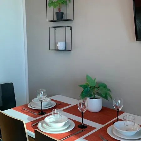 Studio Apartment With Balcony, Parkinghall 公寓 奥卢