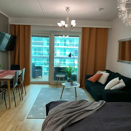 Studio Apartment With Balcony, Parkinghall 公寓