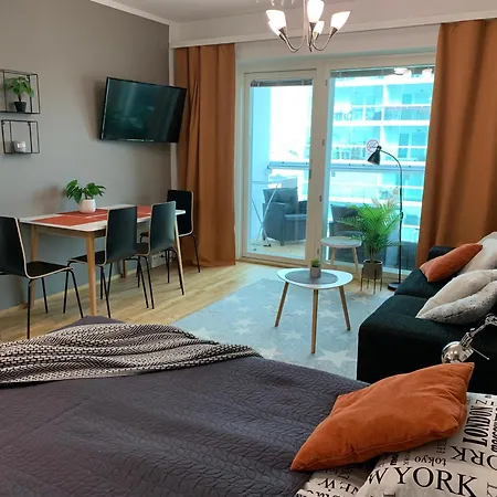 Studio Apartment With Balcony, Parkinghall 奥卢